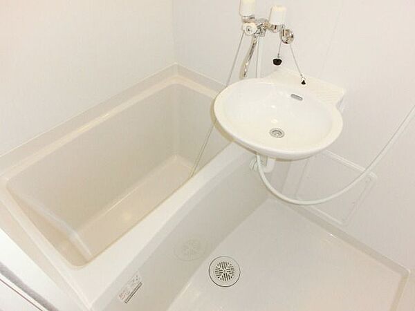 画像4:キレイなバスルーム！浴室乾燥も付いてます。