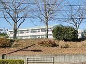 四街道市立吉岡小学校 951m