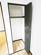 収納スペースは各お部屋に御座います