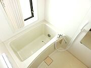 追い焚き機能付きのバスルームです♪