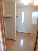 大型ウォークインクローゼットございます