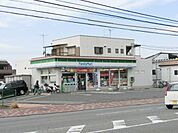 ファミリーマート 807m