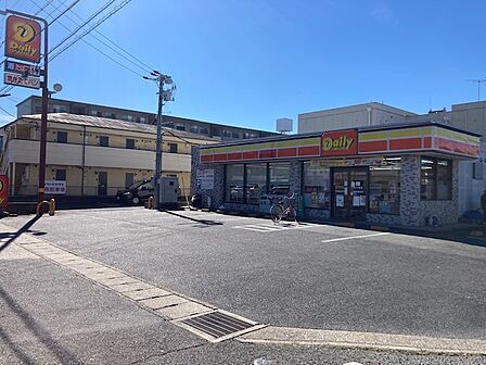 ヤマザキデイリーストア…現地より約100m