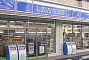 ローソン 徒歩7分。コンビニ 550m