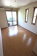 ★角部屋の2面採光で明るいお部屋です★