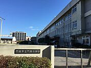 小学校「門真市立門真小学校まで987m」