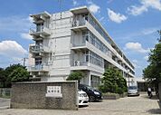 中学校「守口市立梶中学校まで701m」