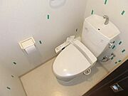 ウォシュレット完備のトイレです