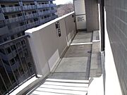 奥行きのあるバルコニー