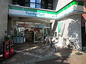 ファミリーマート 100m