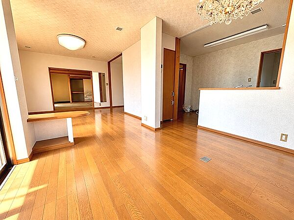 リビング/ダイニングを拡大表示