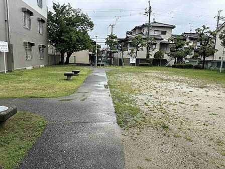 西側公園
