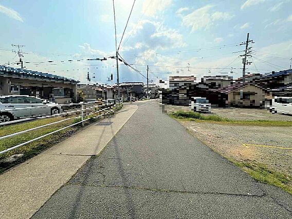 前面道路：約4...