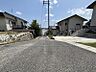 その他：青空が広がる穏やかな住環境。周辺には戸建てが建ち並び、落ち着いた暮らしを望む方におすすめです。