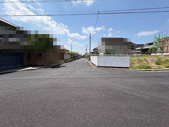 北側道路、東側...