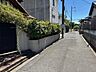 その他：【前面道路含む現地写真】西側にある前面道路は、幅員約3.6mです。