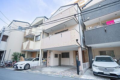 外観:保育所まで徒歩4分、小学校まで徒歩9分と、毎日の送迎や通学に負担が少ない距離です。 外観:保育所まで徒歩4分、小学校まで徒歩9分と、毎日の送迎や通学に負担が少ない距離です。
