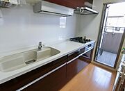 ※画像は生成AIで荷物を消した画像です。