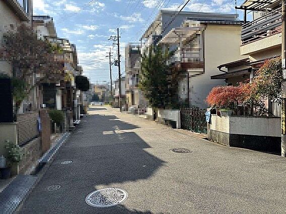 東側道路