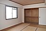 その他：室内角部屋につき真ん中の部屋にも窓があります♪