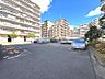 駐車場：敷地内に駐車場を完備。日常のお買い物やレジャーなど、お車での外出に便利です。