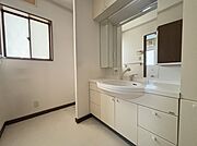 利用しやすいワイドな洗面台！