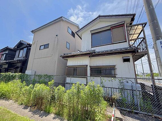 北側からの建物...
