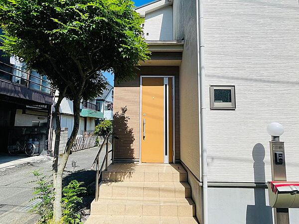 玄関を拡大表示