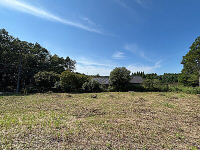 外観:青い空が広がる開放的な現地。豊かな自然に囲まれ、穏やかな暮らしが実現します。心地よい風を感じながら、理想の住まいを創造しませんか。 外観:青い空が広がる開放的な現地。豊かな自然に囲まれ、穏やかな暮らしが実現します。心地よい風を感じながら、理想の住まいを創造しませんか。