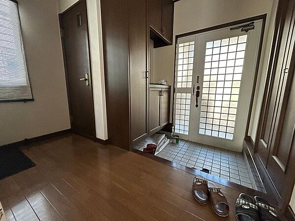 玄関を拡大表示