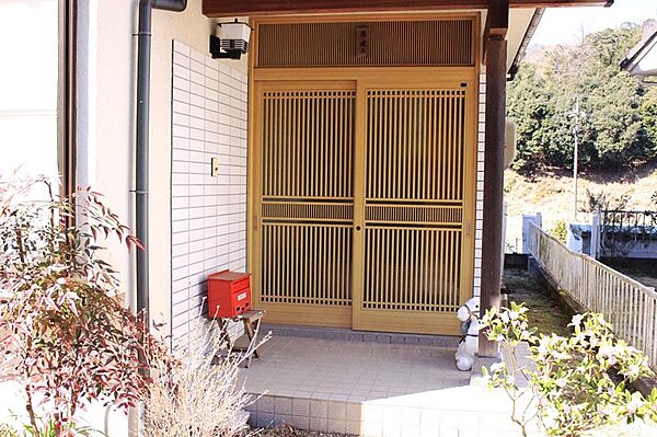 玄関を拡大表示
