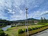 その他：豊かな緑と青空が広がる眺望。開放感あふれる景色を日々お楽しみいただけます。四季折々の自然を感じて暮らす穏やかな時間をお届けします。