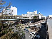 藤沢駅(JR東日本 東海道本線) 徒歩7分。3路線利用可能な藤沢駅 720m