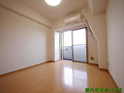 JR総武線 信濃町駅 徒歩5分の賃貸マンション 9階1Kのリビング/ダイニング