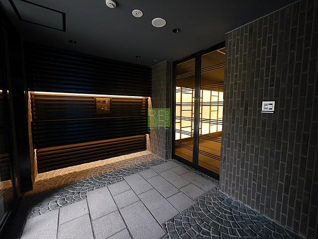 15 / 27