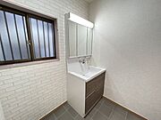【リフォーム後写真】洗面化粧台は新品に交換しました。