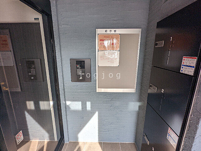 10 / 16