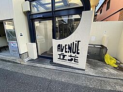4 / 8