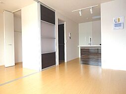 シャンフルールA 1階1LDKのリビング/ダイニング