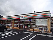 セブンイレブン 戸倉店（222m）
