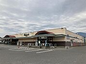 デリシア 豊科店（600m）