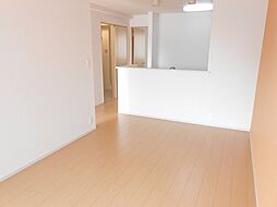 カーサ・ドマーニC 103 1階1LDKのリビング/ダイニング