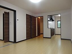 ラ・プリマヴェーラ 202 2階1LDKのリビング/ダイニング