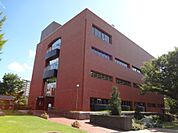 久留米市立中央図書館（514m）