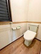 トイレのフローリングはリフォーム済です♪