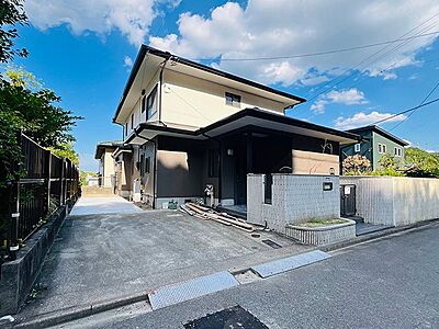 外観：小学校徒歩約5分、閑静な住宅街に佇む中古戸建です！