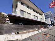 望が丘せせらぎ保育園まで約720ｍ/徒歩約9分　【保育目標】子どもの可能性を引き出し伸ばし育てる・人間としての基本を身につける・転んだら自分の力で起き上がる