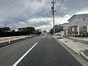 周辺には飲食店や商業施設も多数揃っているので生活も便利です！