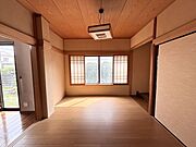 木のぬくもりを感じる落ち着いた雰囲気の空間です♪