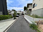 北東側道路幅員約3.6m。2方向道路に面した明るく風通しの良い立地で、採光・通風ともに良好です！